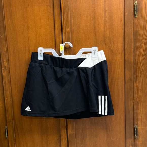 adidas Pants - Adidas Response climalite Tennis Skirt/skort med L13in undershort 4in inseam